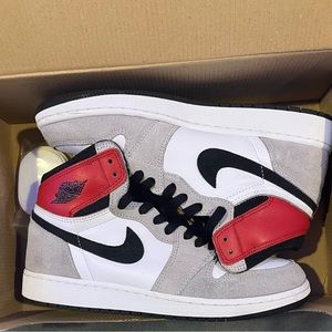 Air Jordan 1 Retro High OG “Smoke Grey”